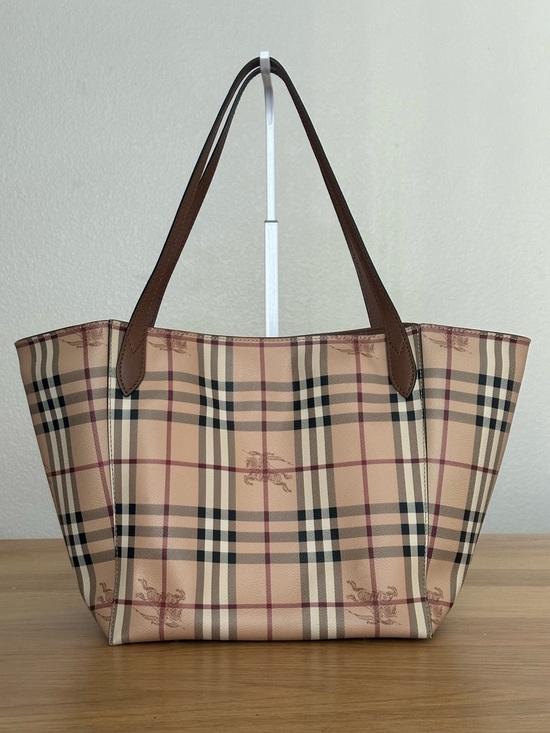 Burberry Handbags - Burberry Tote Bag